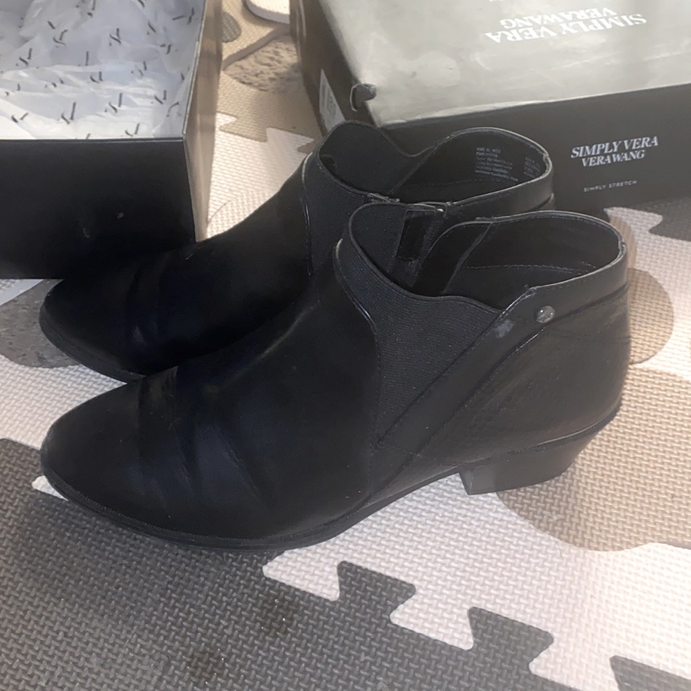 Vera Wang simply stretch booties